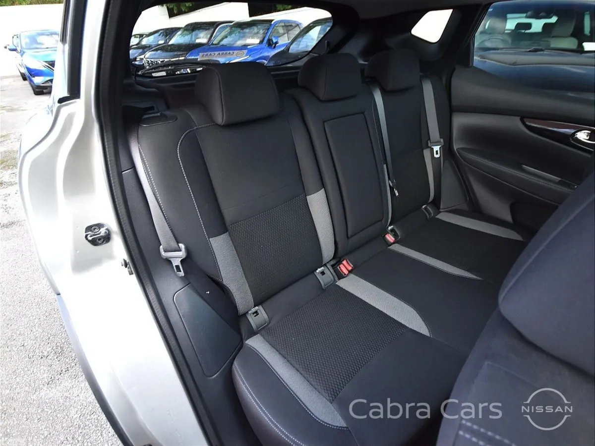 Nissan Qashqai MPV, Diesel, 2020, Silver