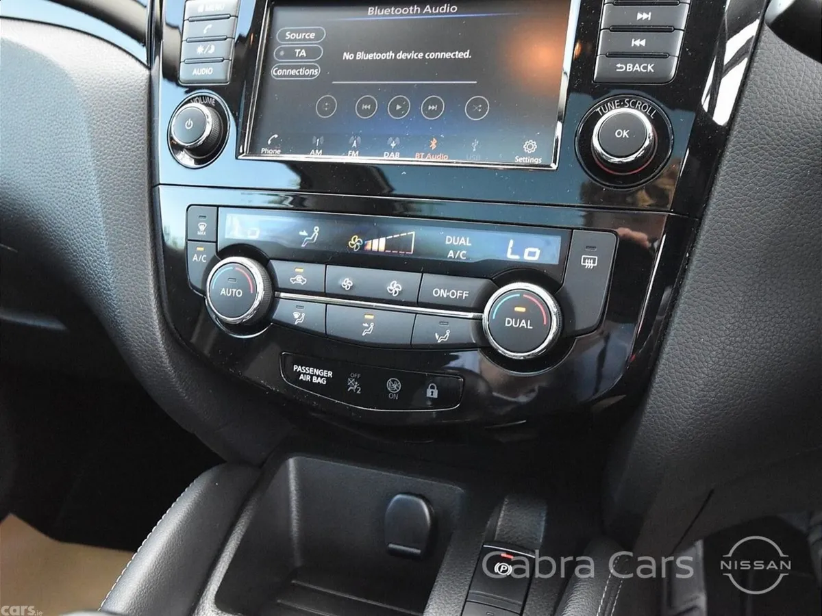 Nissan Qashqai MPV, Diesel, 2020, Silver