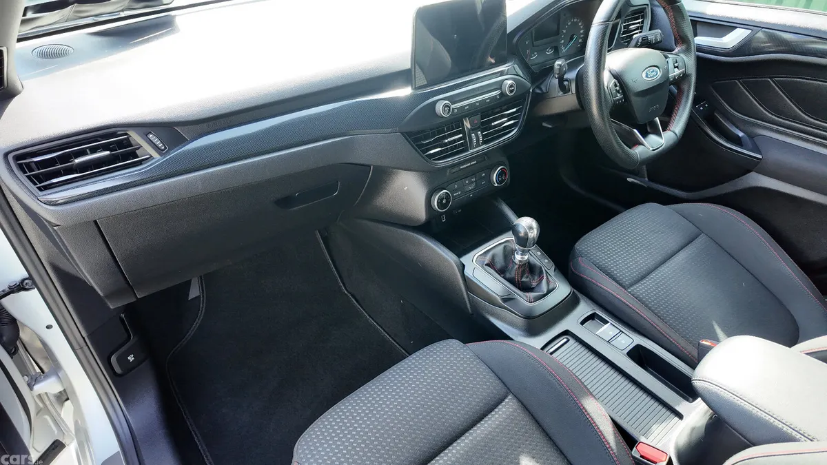 Ford Focus Hatchback, Petrol, 2019, Grey