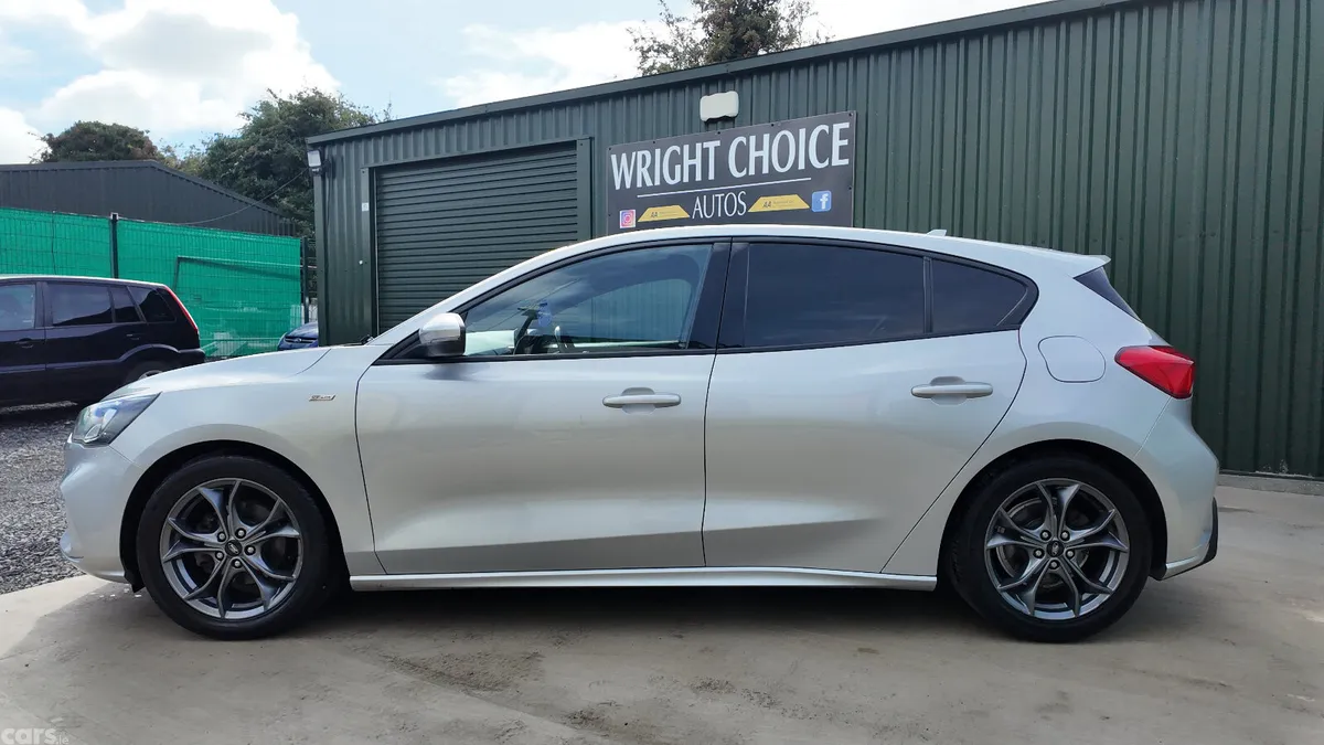 Ford Focus Hatchback, Petrol, 2019, Grey