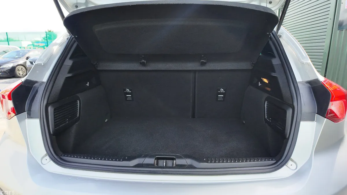 Ford Focus Hatchback, Petrol, 2019, Grey