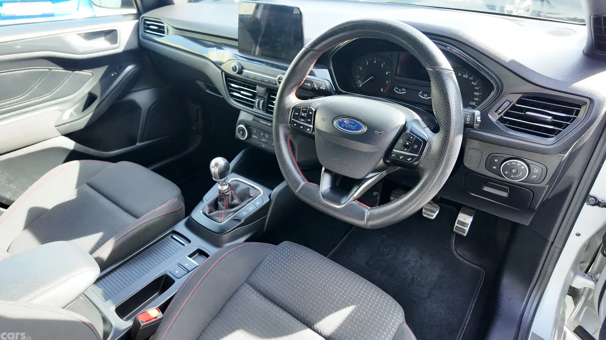 Ford Focus Hatchback, Petrol, 2019, Grey