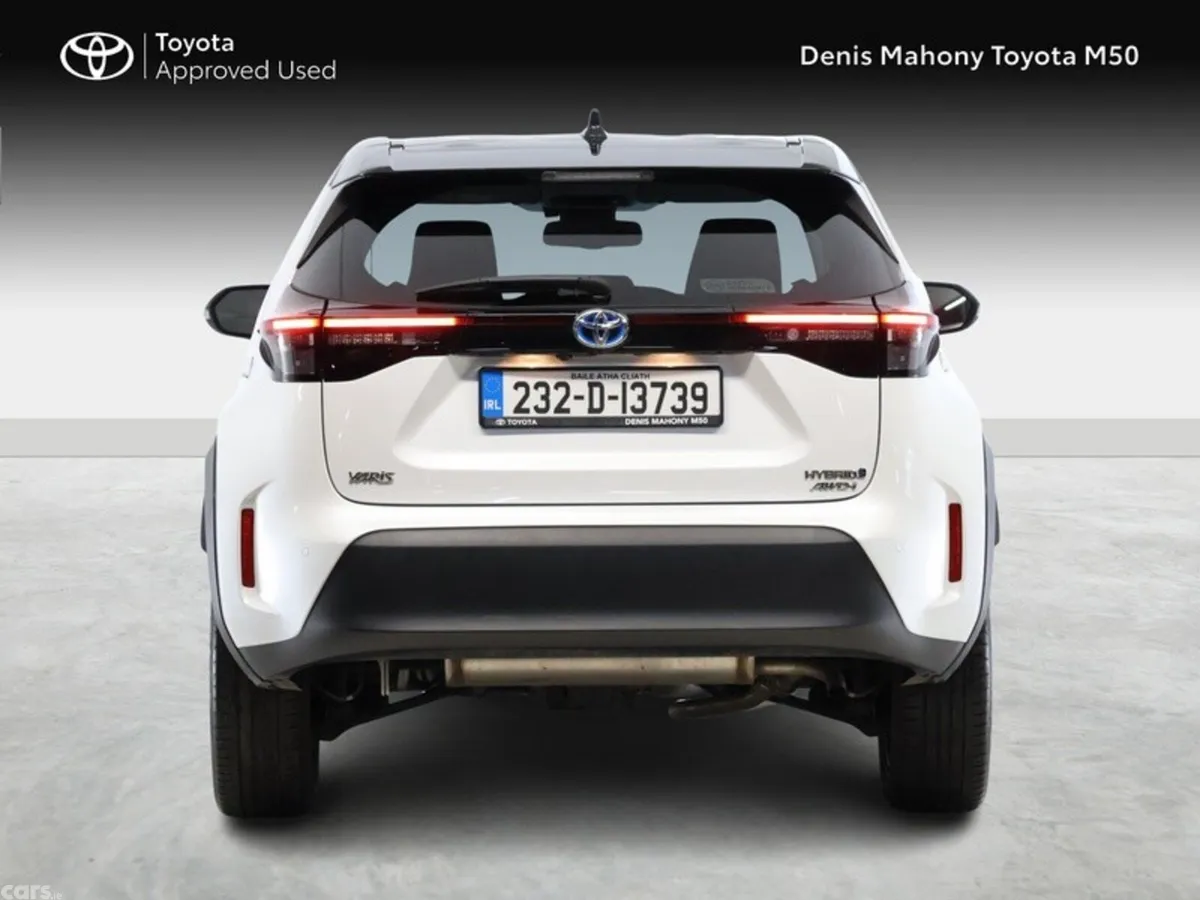 Toyota Yaris Cross SUV, Petrol Hybrid, 2023, White