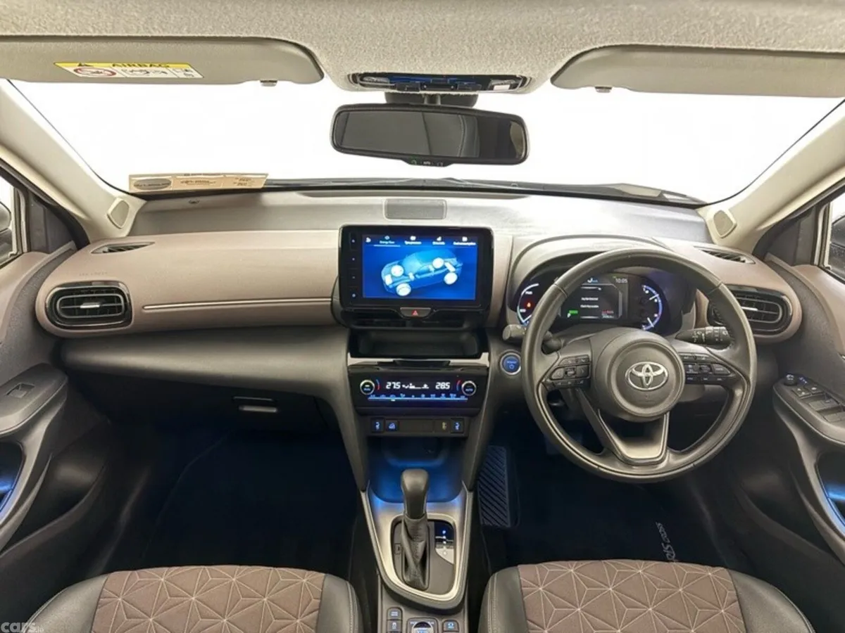 Toyota Yaris Cross SUV, Petrol Hybrid, 2023, White