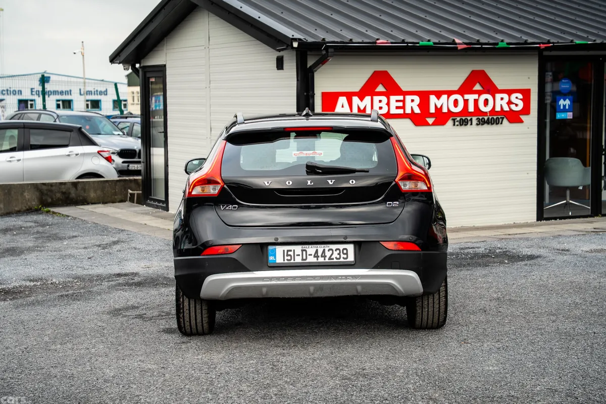 Volvo V40 Hatchback, Diesel, 2015, Black