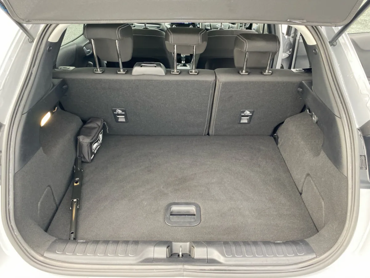 Ford Puma MPV, Petrol, 2023, Grey