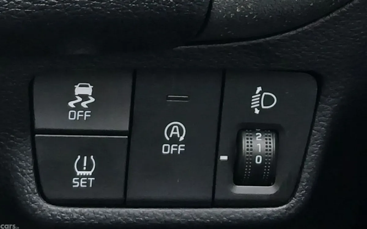 Kia Stonic Estate, Petrol Hybrid, 2026, Red
