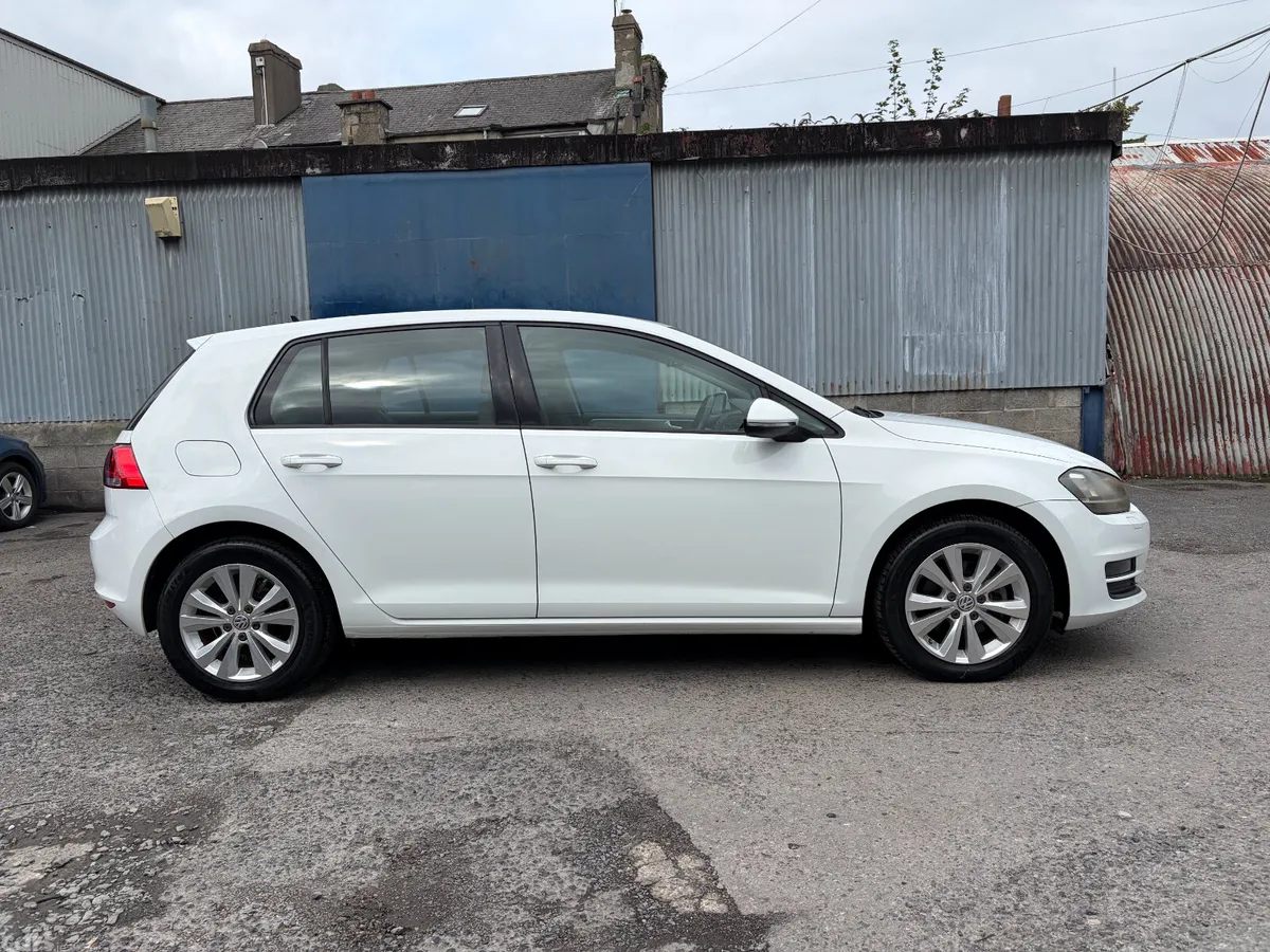 Volkswagen Golf Hatchback, Petrol, 2015, White
