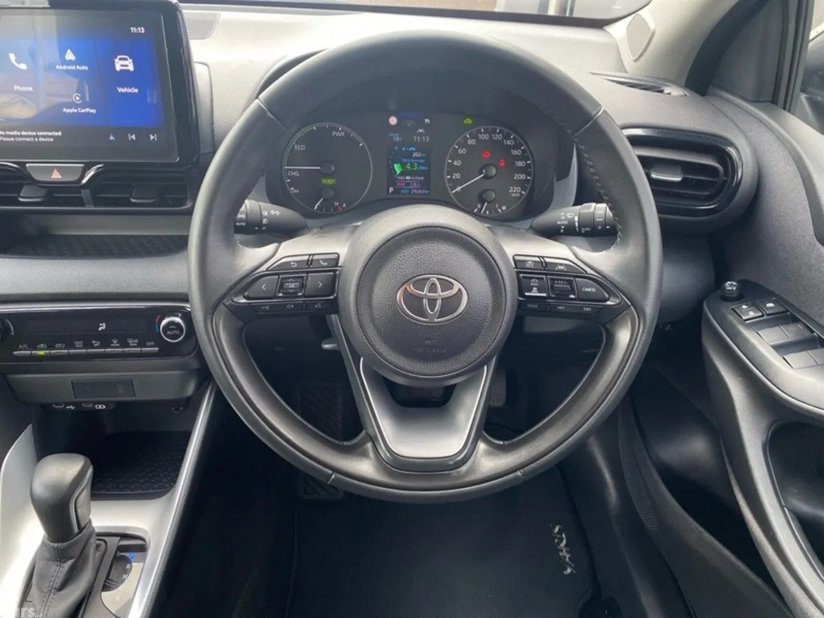 Toyota Yaris Hatchback, Petrol Hybrid, 2024, Bronze