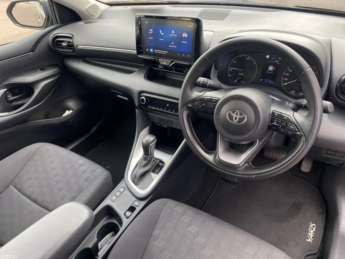 Toyota Yaris Hatchback, Petrol Hybrid, 2024, Bronze