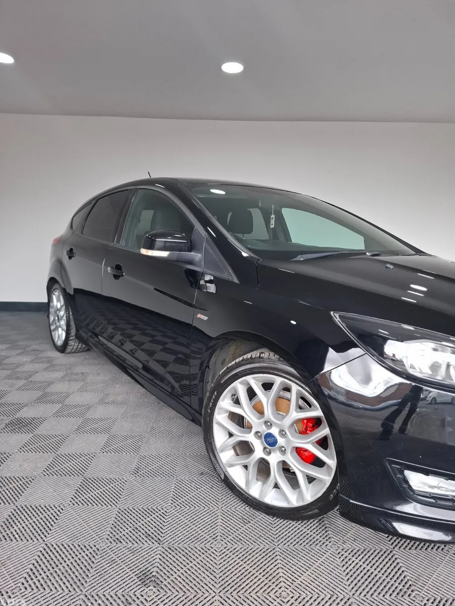 Ford Focus Hatchback, Diesel, 2017, Black
