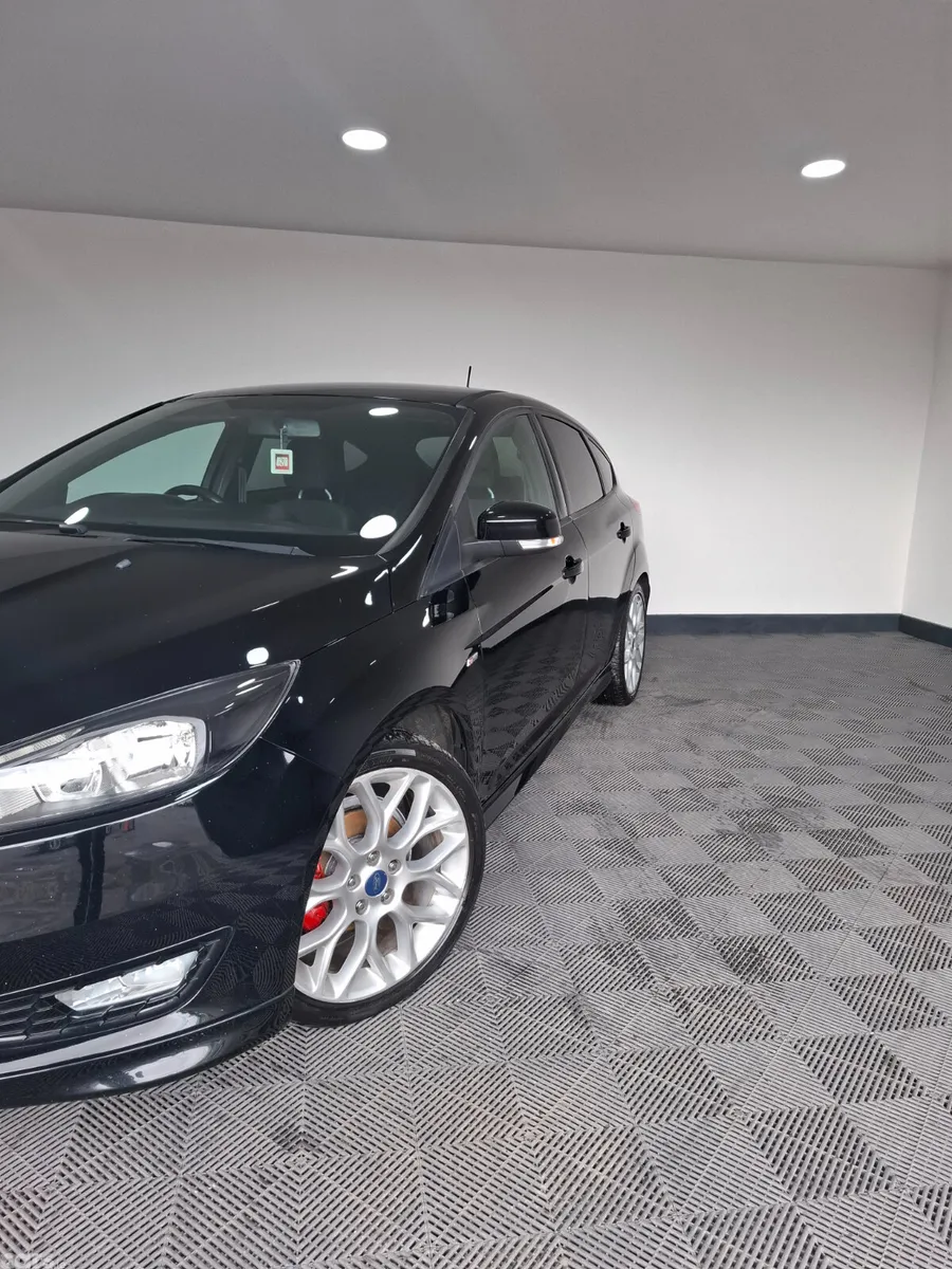 Ford Focus Hatchback, Diesel, 2017, Black