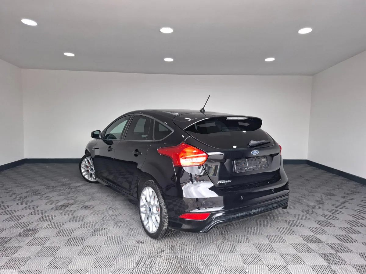 Ford Focus Hatchback, Diesel, 2017, Black