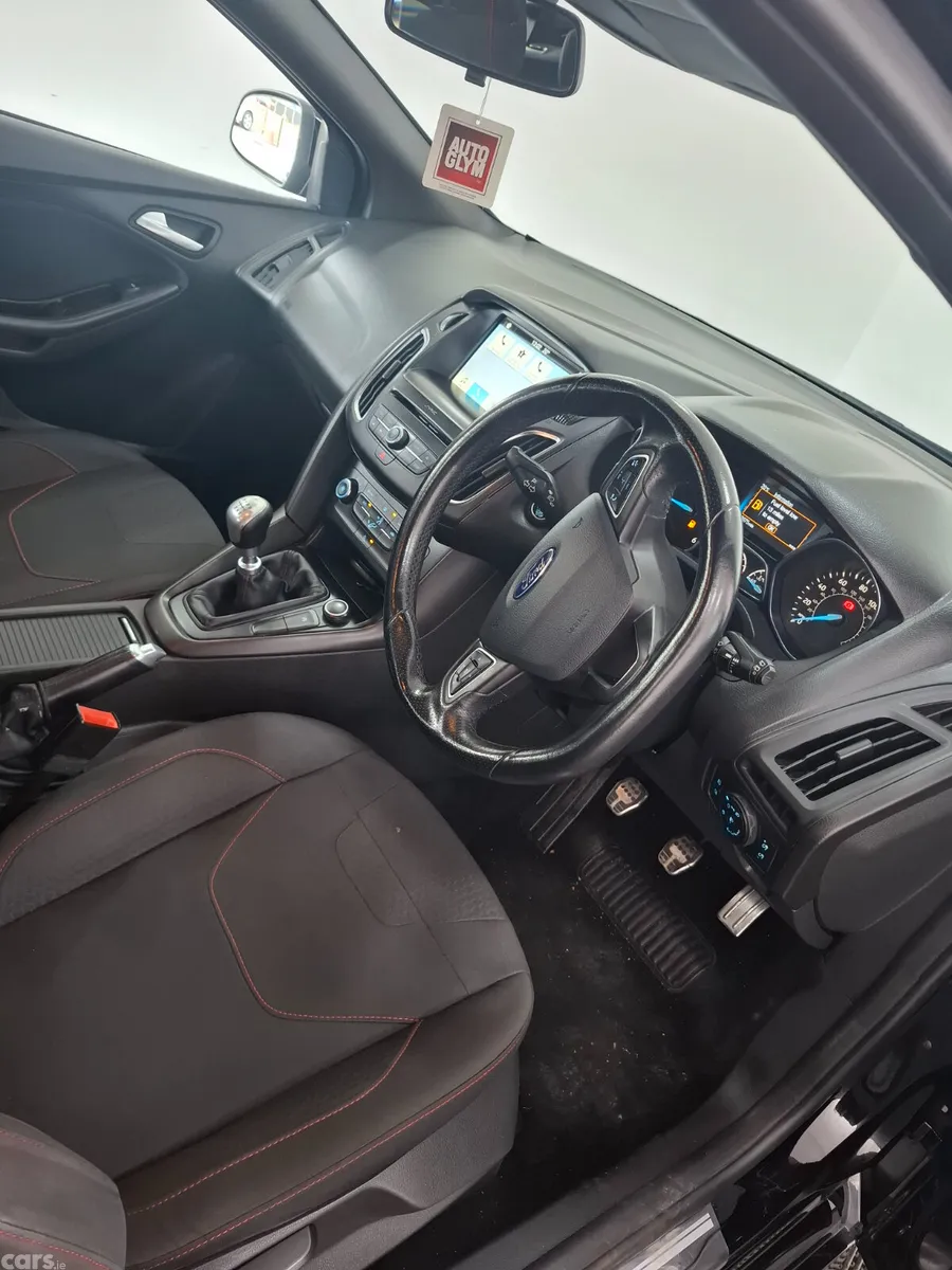 Ford Focus Hatchback, Diesel, 2017, Black