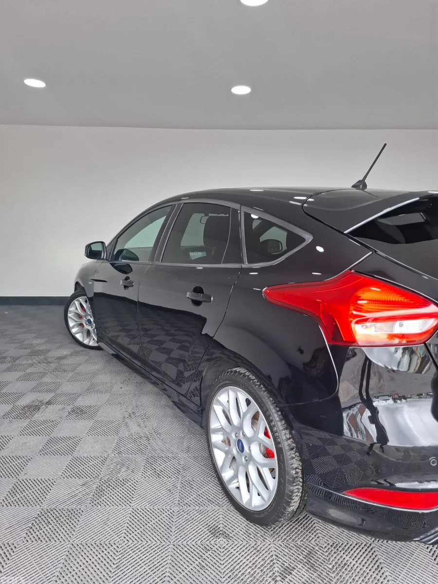 Ford Focus Hatchback, Diesel, 2017, Black