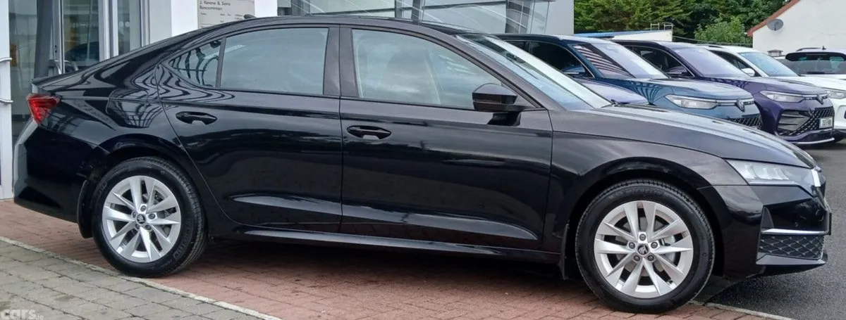 Skoda Octavia Saloon, Diesel, 2026, Black