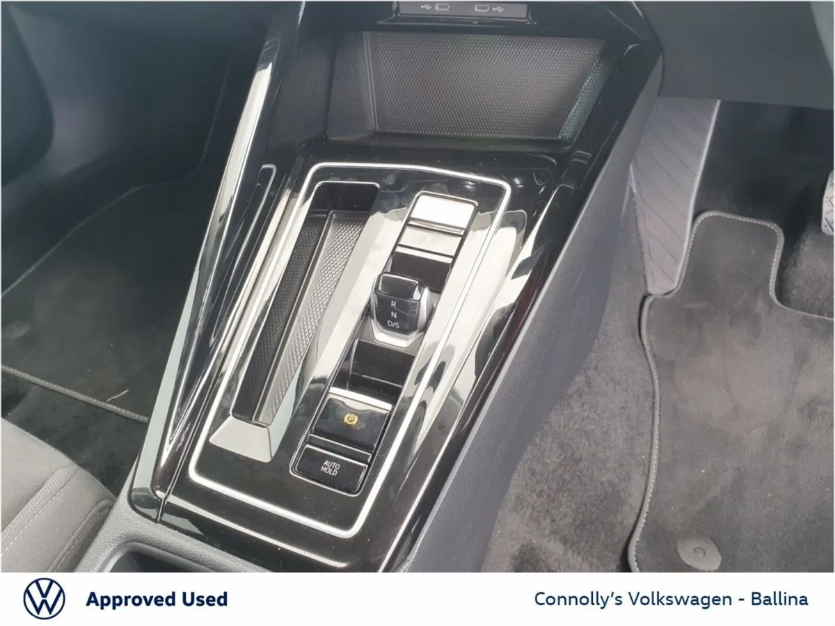 Volkswagen Golf Hatchback, Diesel, 2024, Red
