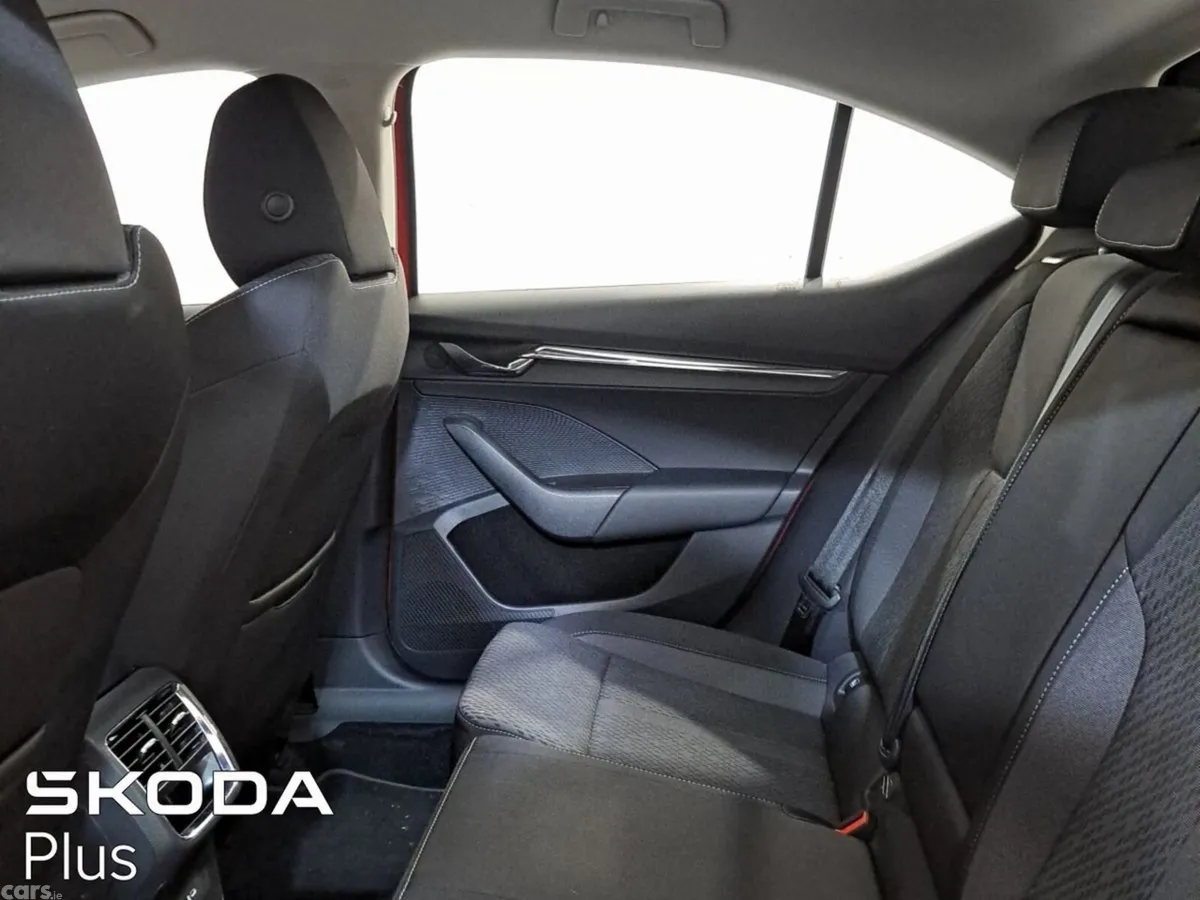 Skoda Octavia Saloon, Petrol, 2023, Red