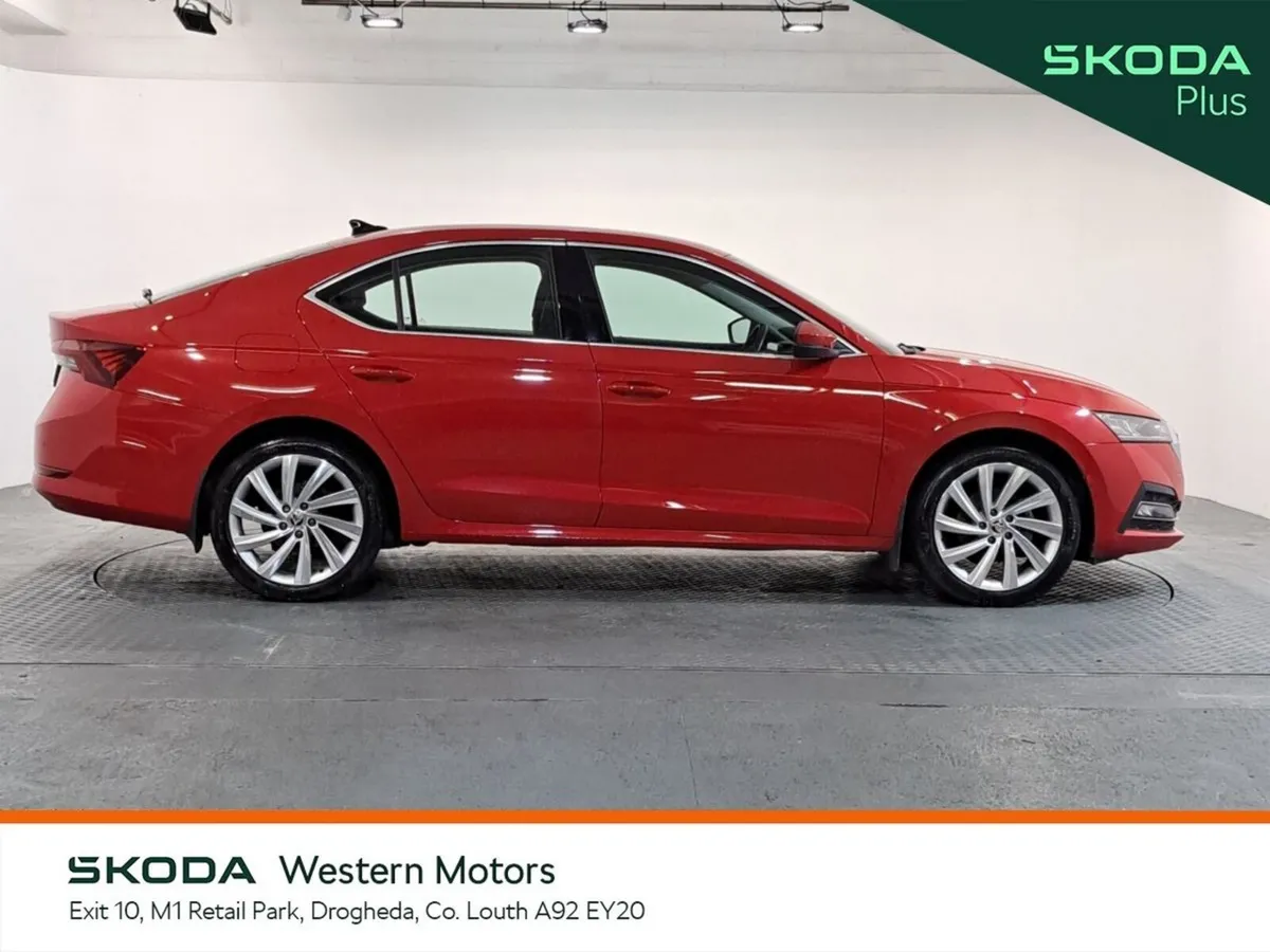 Skoda Octavia Saloon, Petrol, 2023, Red