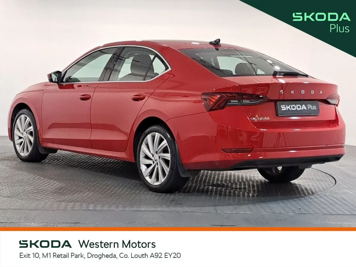 Skoda Octavia Saloon, Petrol, 2023, Red