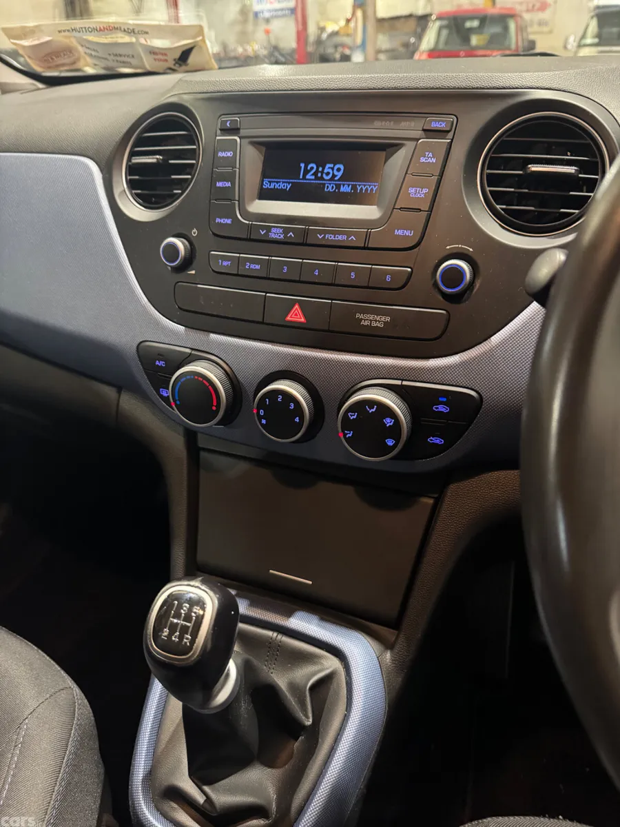 Hyundai i10 Hatchback, Petrol, 2019, Blue