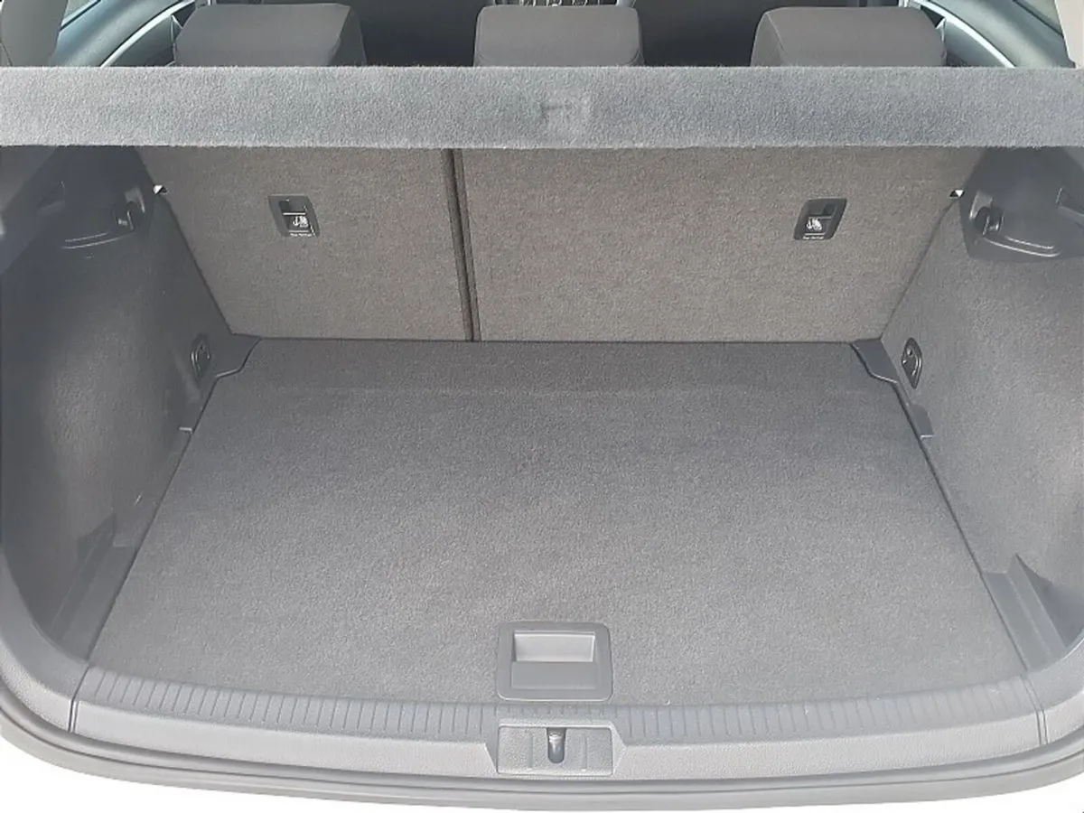 Volkswagen Golf Hatchback, Petrol, 2018, White