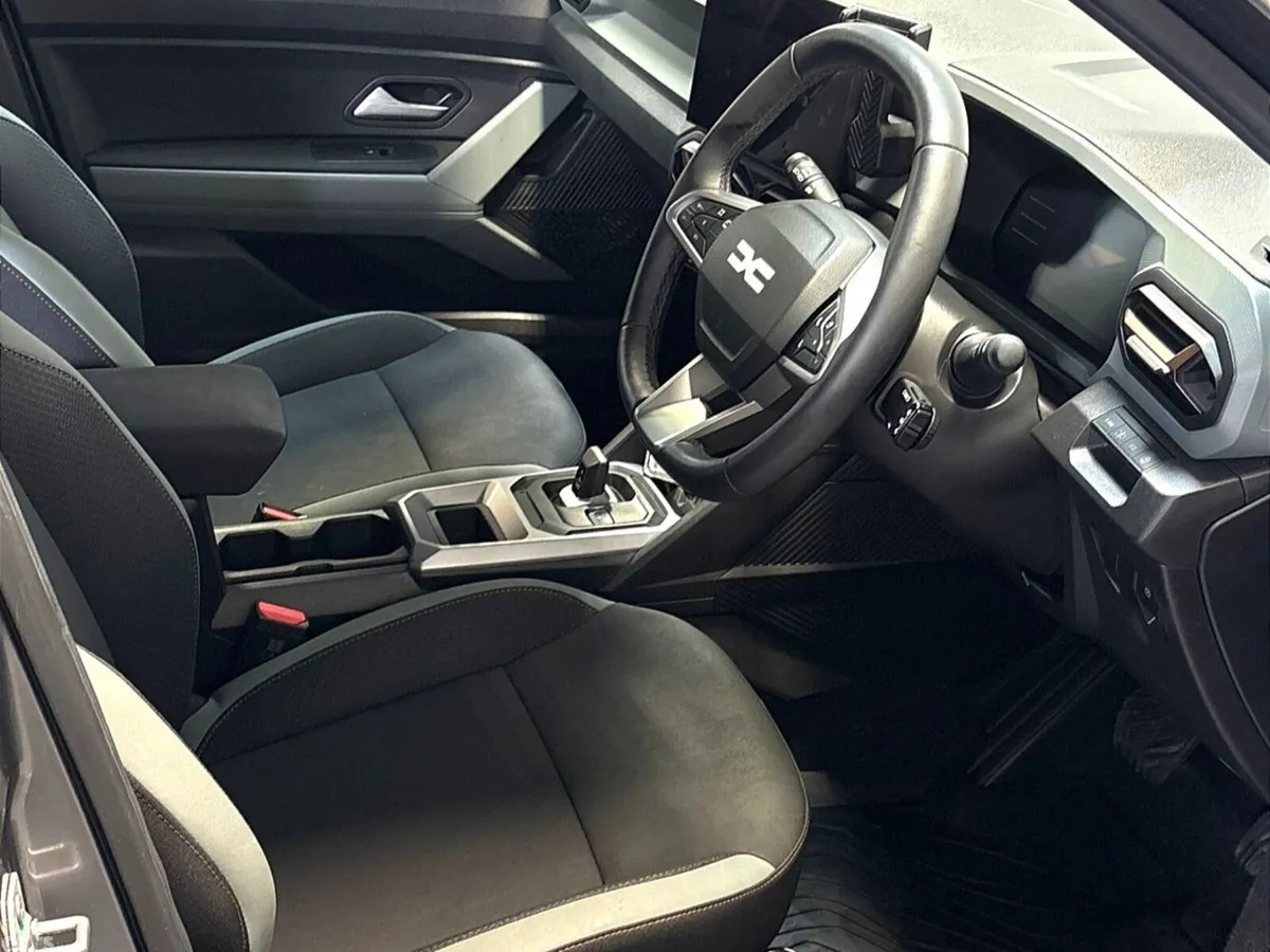 Dacia Duster SUV, Petrol Hybrid, 2026, Grey