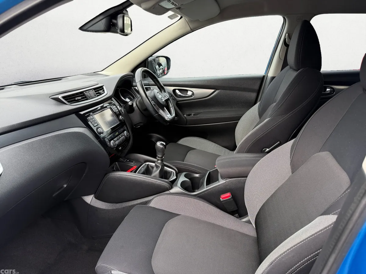 Nissan Qashqai SUV, Diesel, 2019, Blue