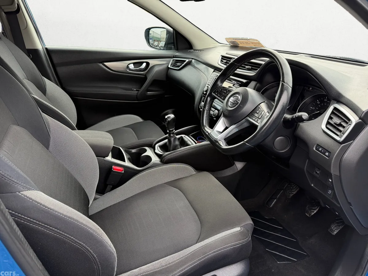 Nissan Qashqai SUV, Diesel, 2019, Blue