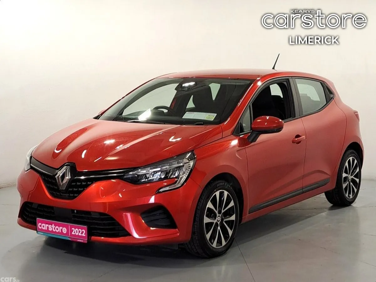 Renault Clio Hatchback, Petrol, 2022, Red