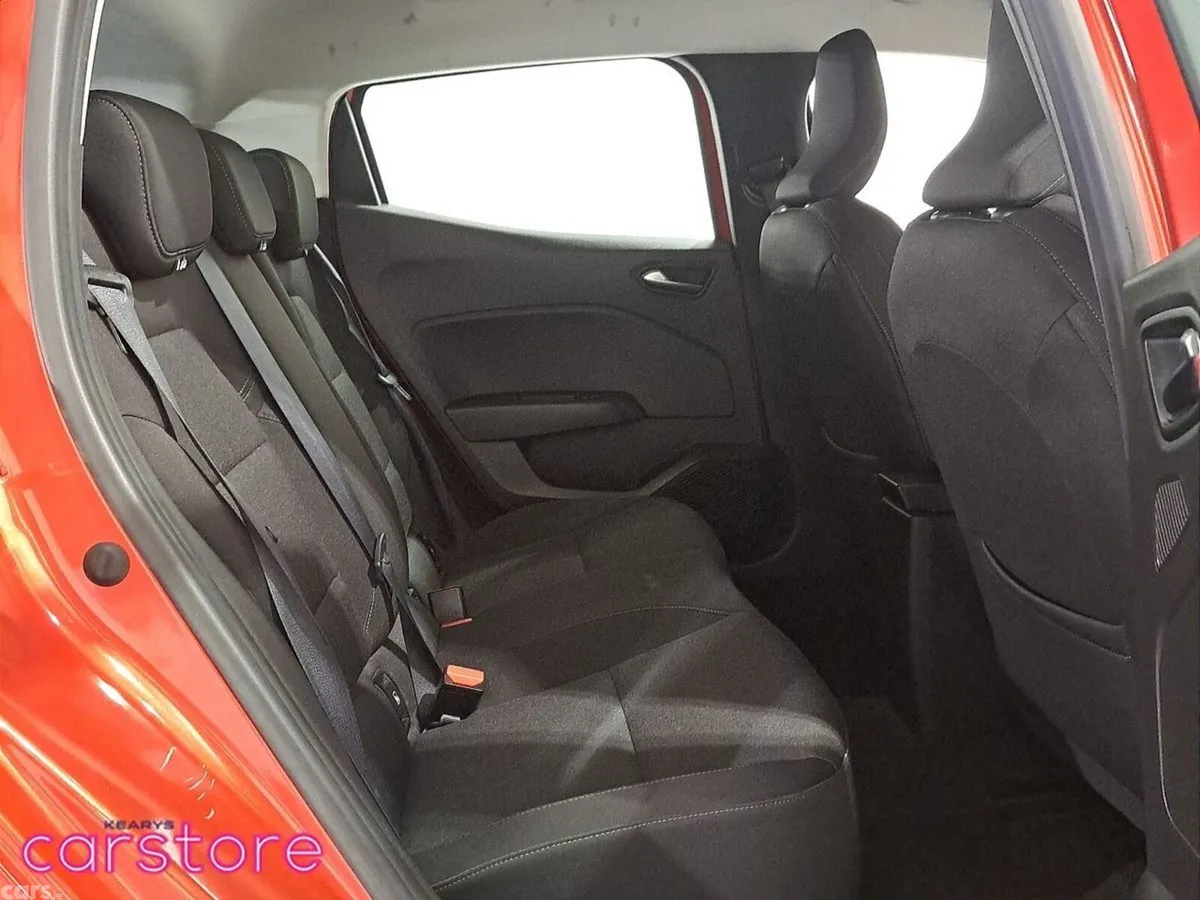 Renault Clio Hatchback, Petrol, 2022, Red