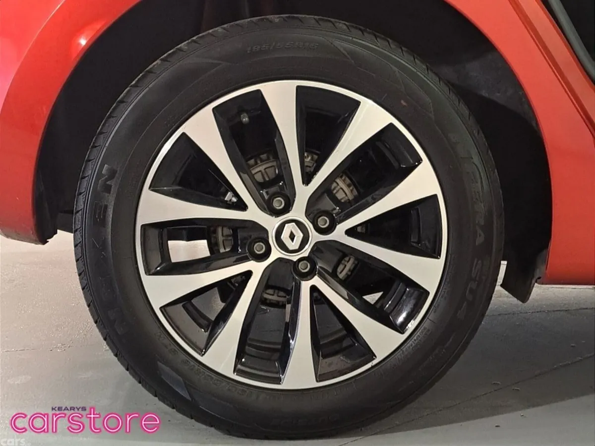 Renault Clio Hatchback, Petrol, 2022, Red