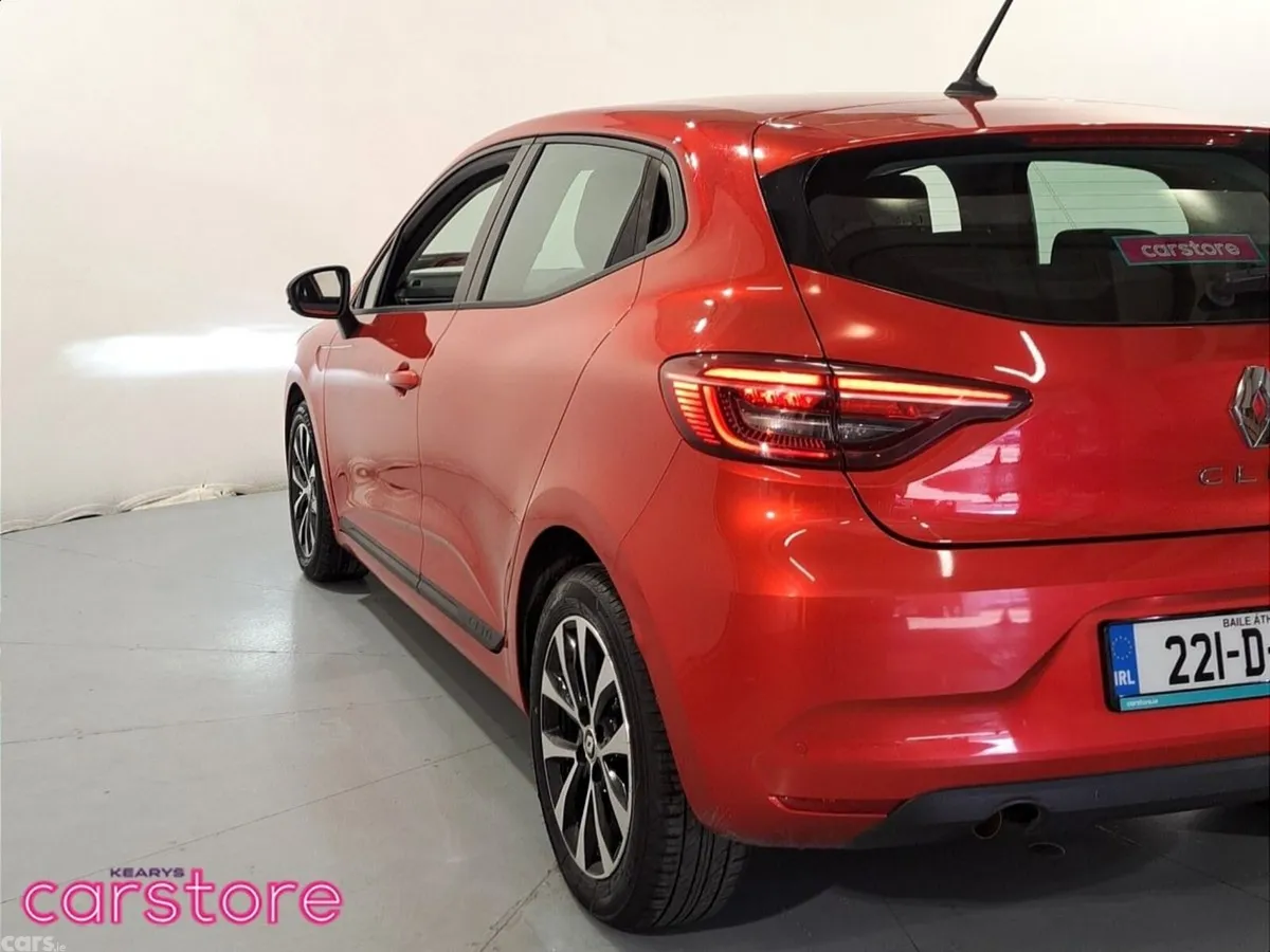 Renault Clio Hatchback, Petrol, 2022, Red