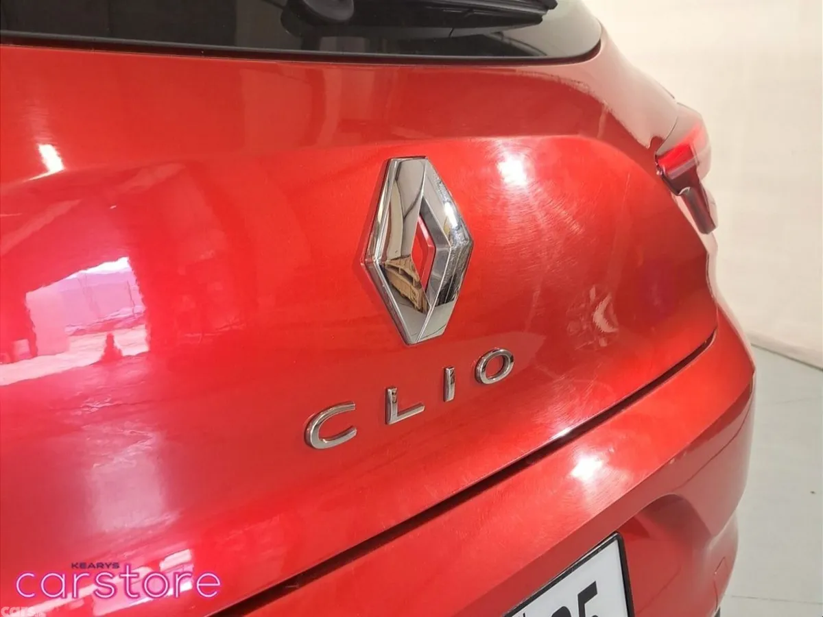 Renault Clio Hatchback, Petrol, 2022, Red