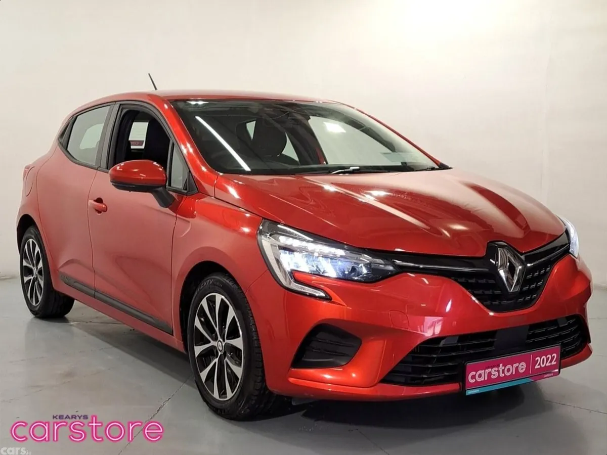 Renault Clio Hatchback, Petrol, 2022, Red