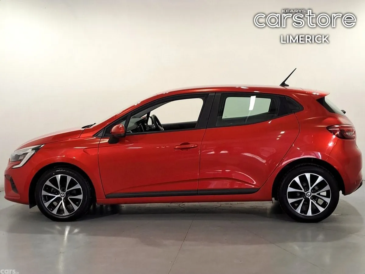 Renault Clio Hatchback, Petrol, 2022, Red