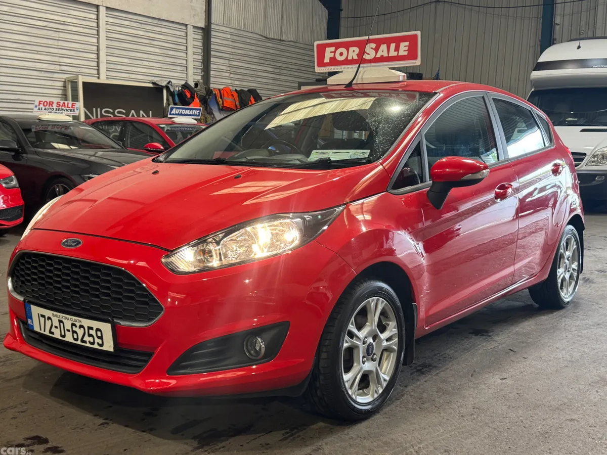 Ford Fiesta Hatchback, Petrol, 2017, Red