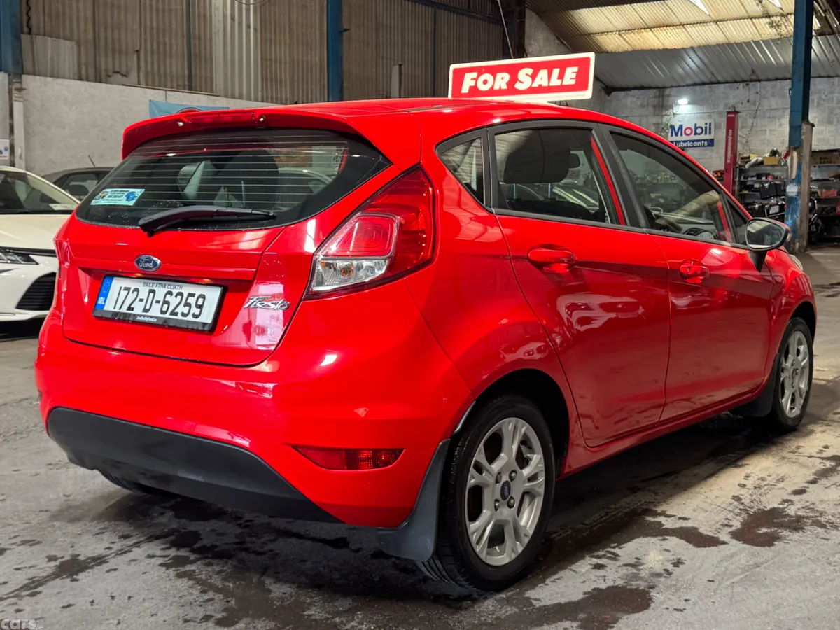 Ford Fiesta Hatchback, Petrol, 2017, Red