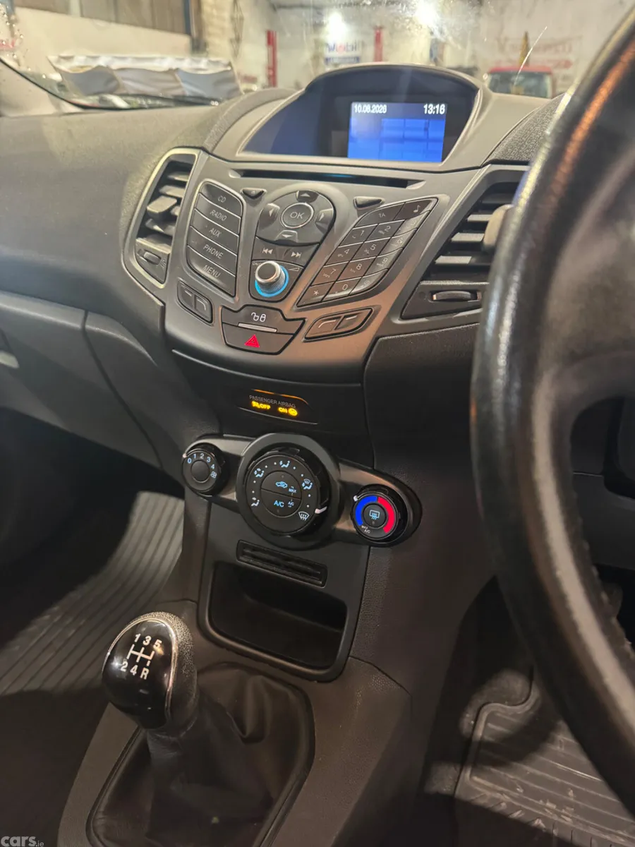 Ford Fiesta Hatchback, Petrol, 2017, Red