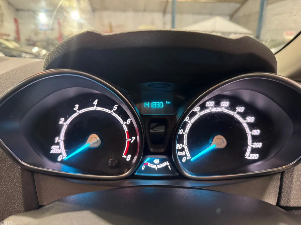 Ford Fiesta Hatchback, Petrol, 2017, Red