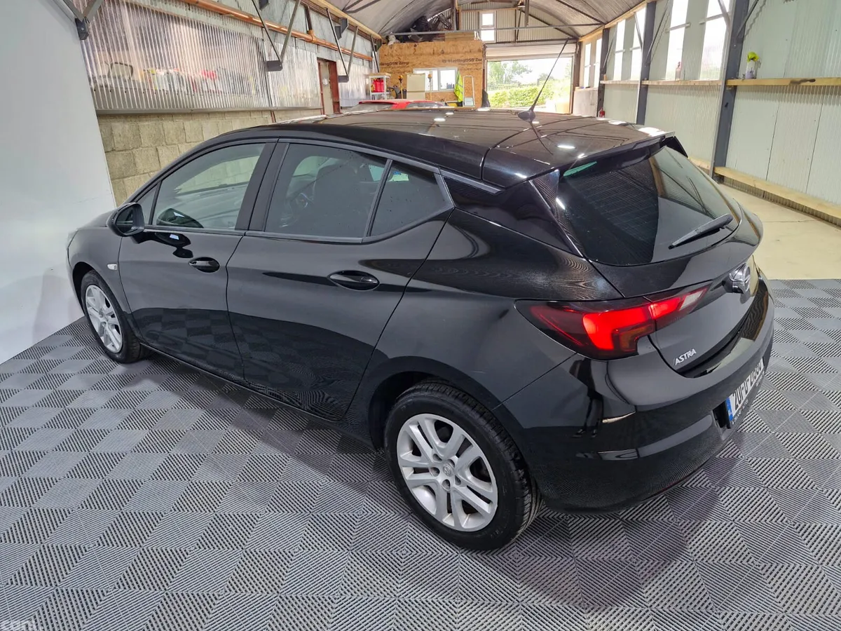 Opel Astra Hatchback, Diesel, 2020, Black