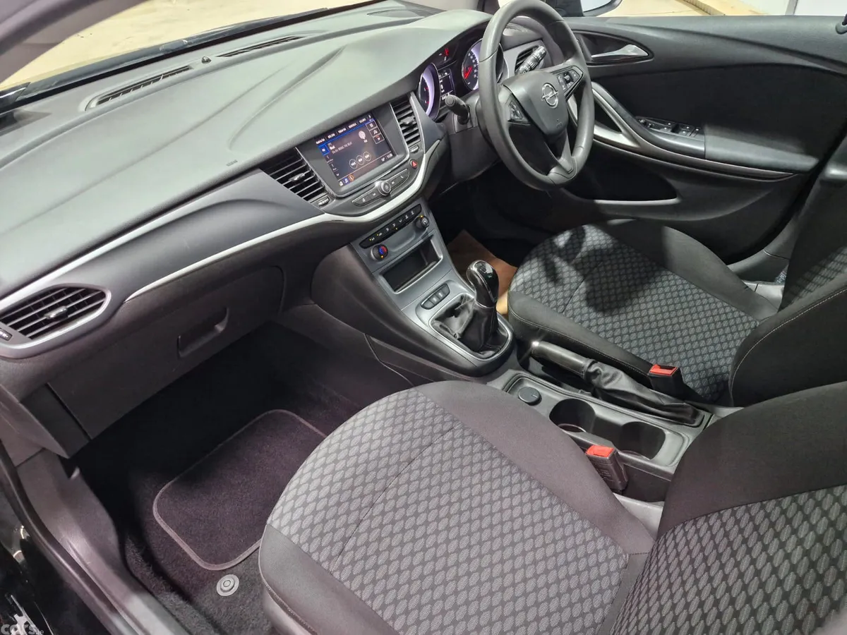 Opel Astra Hatchback, Diesel, 2020, Black