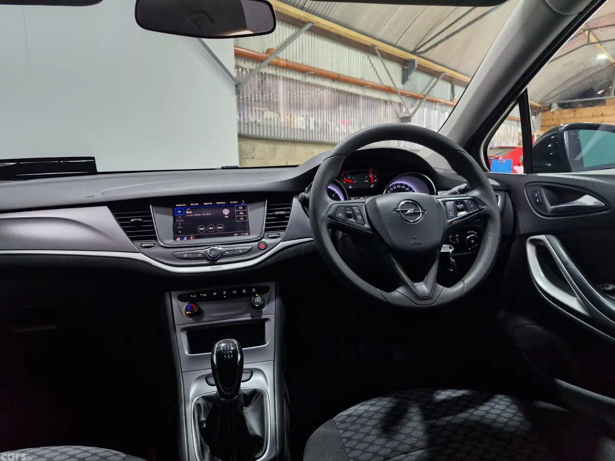 Opel Astra Hatchback, Diesel, 2020, Black