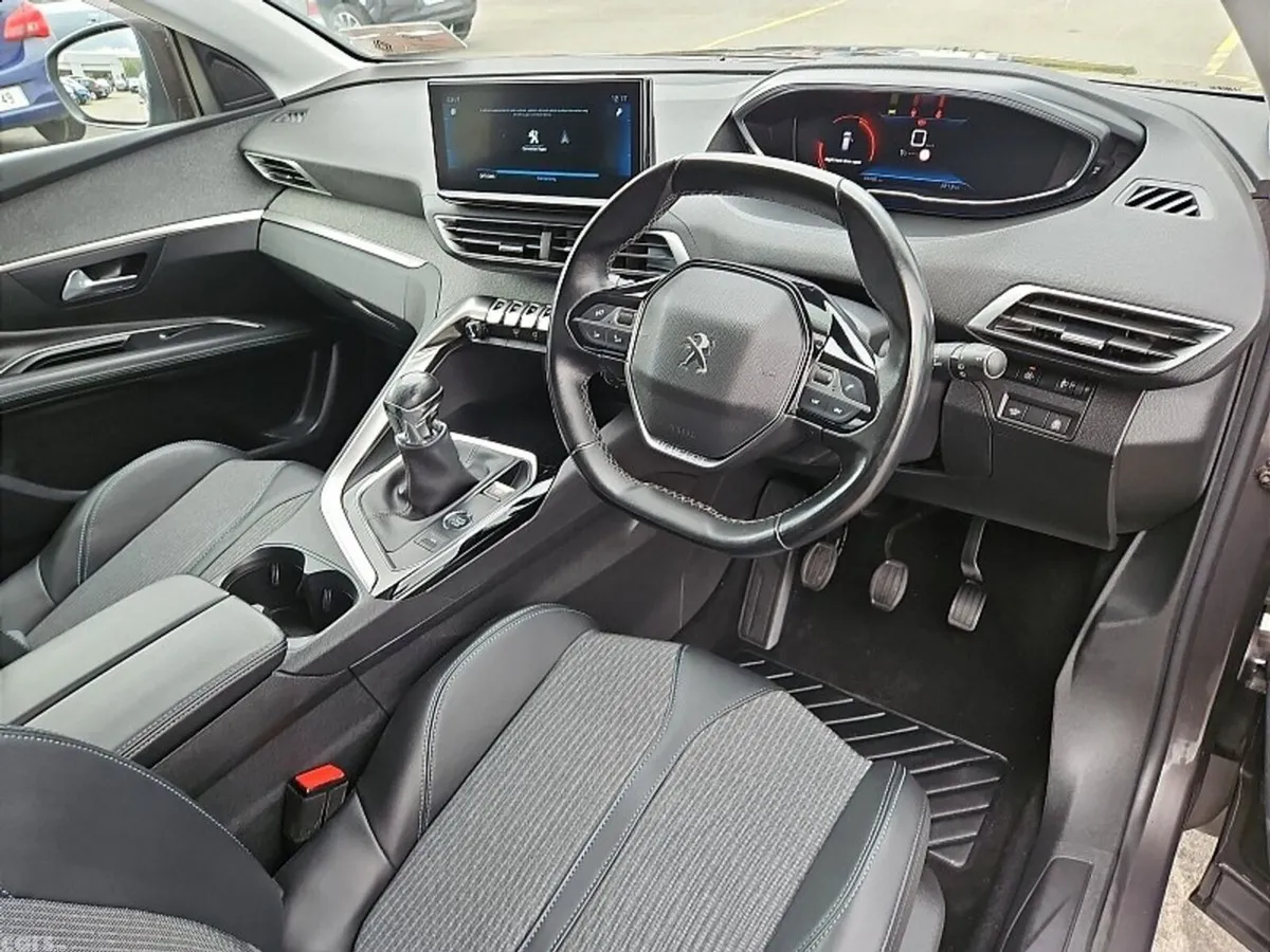 Peugeot 3008 MPV, Diesel, 2022, Grey