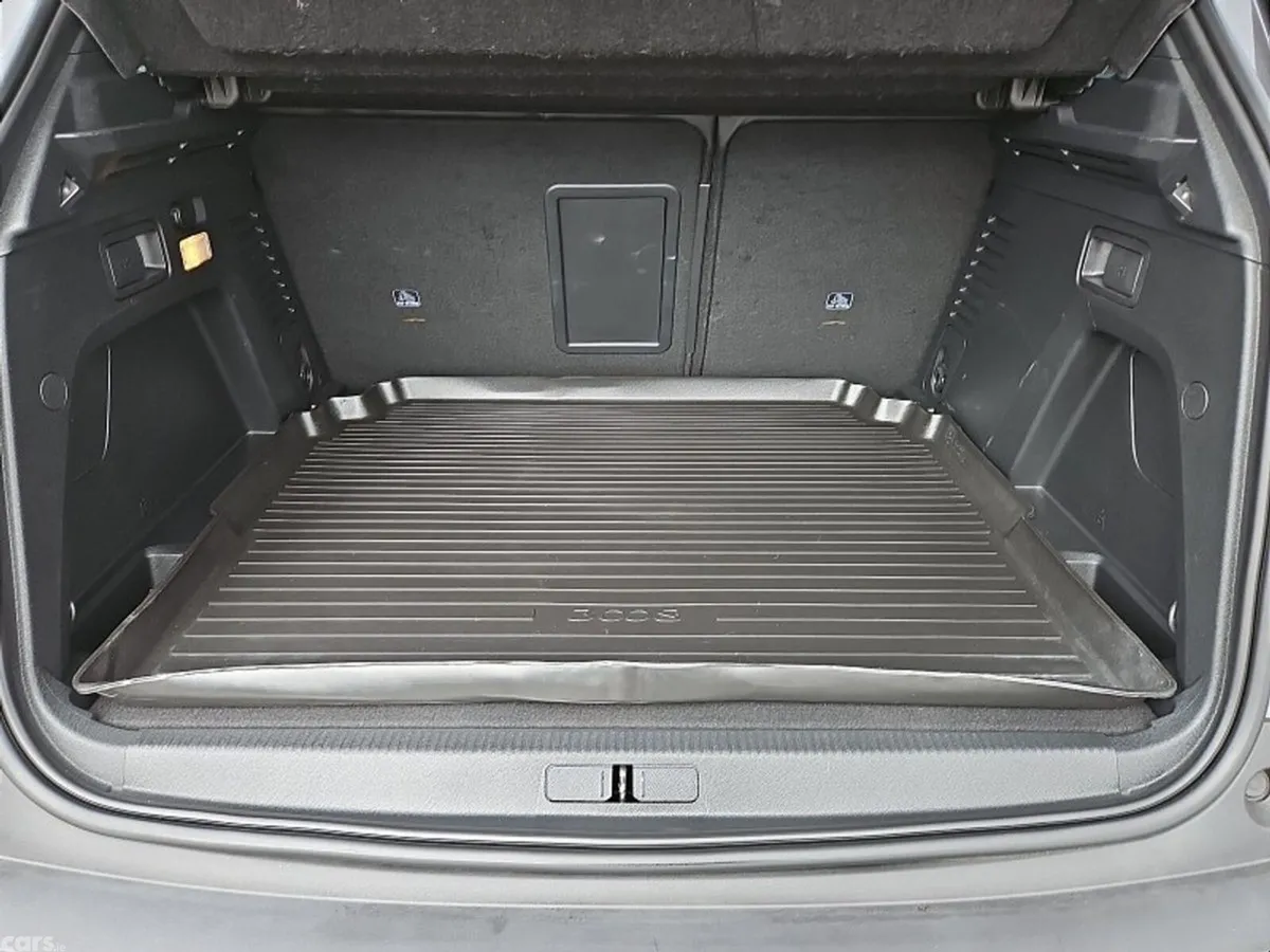 Peugeot 3008 MPV, Diesel, 2022, Grey