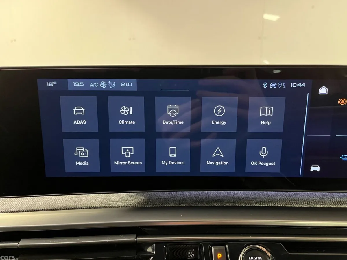 Peugeot 3008 SUV, Electric, 2025, Grey