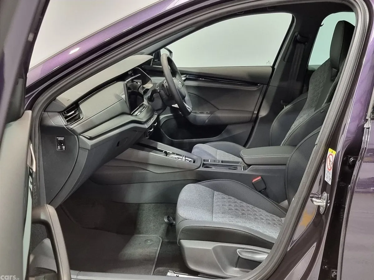 Skoda Octavia Saloon, Diesel, 2027, Purple