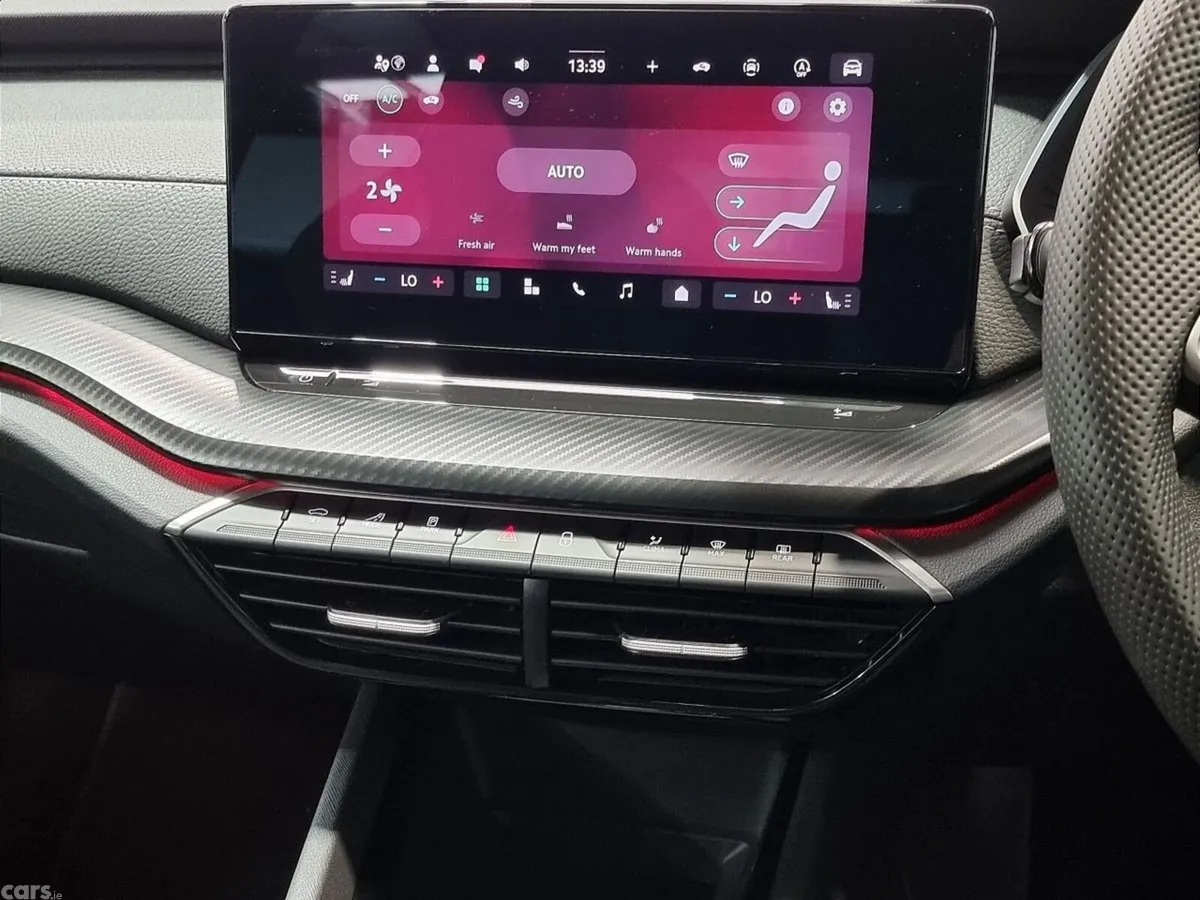 Skoda Octavia Saloon, Diesel, 2027, Purple