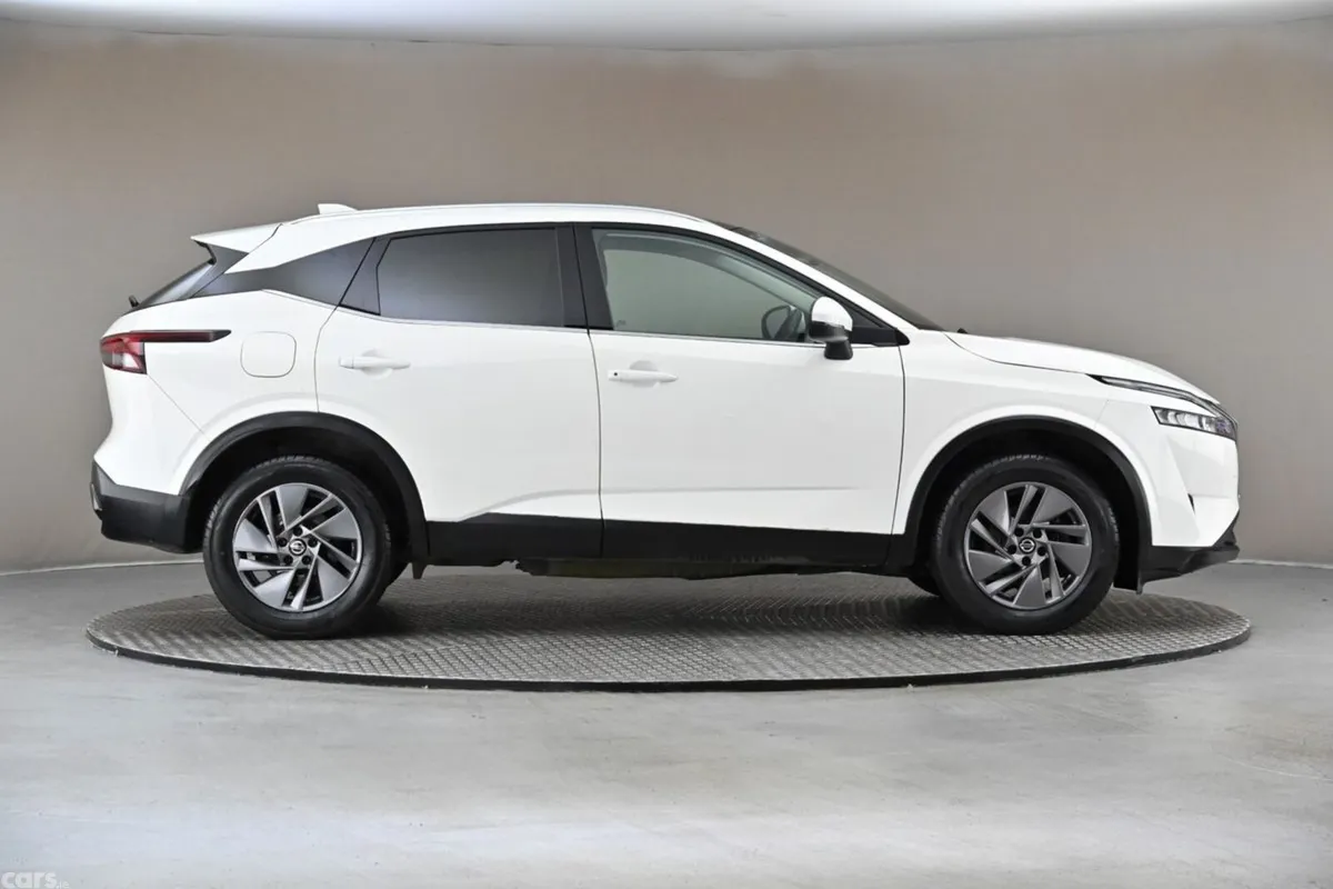 Nissan Qashqai SUV, Petrol Hybrid, 2021, White