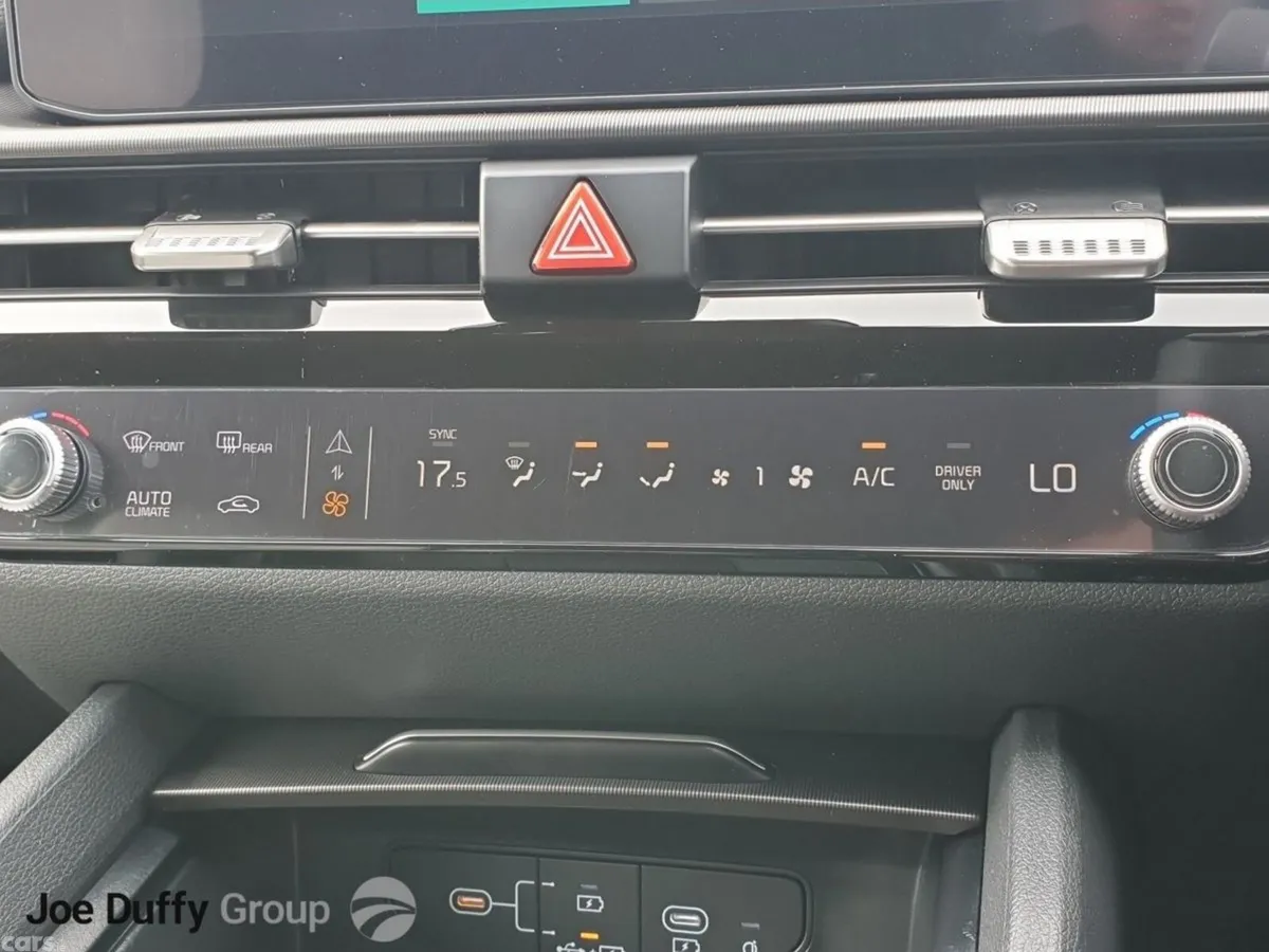 Kia Sportage SUV, Petrol Hybrid, 2026, Red